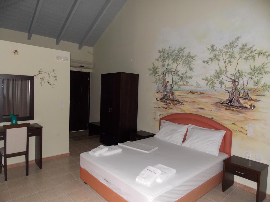 Hotel Theasis Paralia Sergoulas Exterior foto