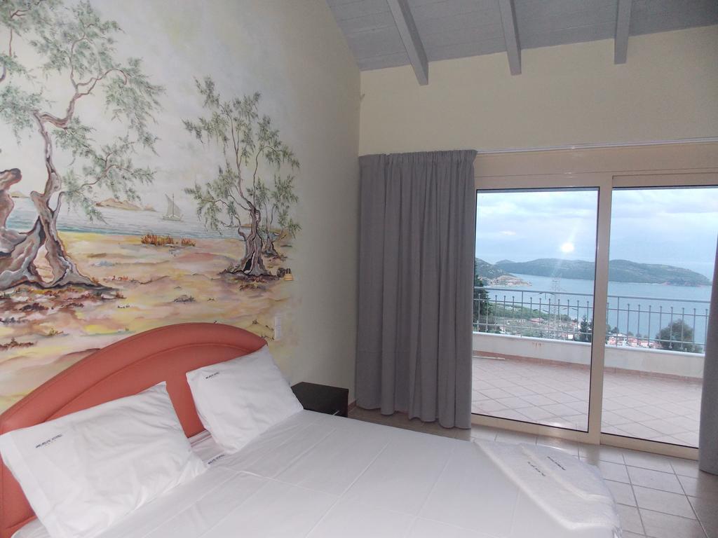 Hotel Theasis Paralia Sergoulas Habitación foto